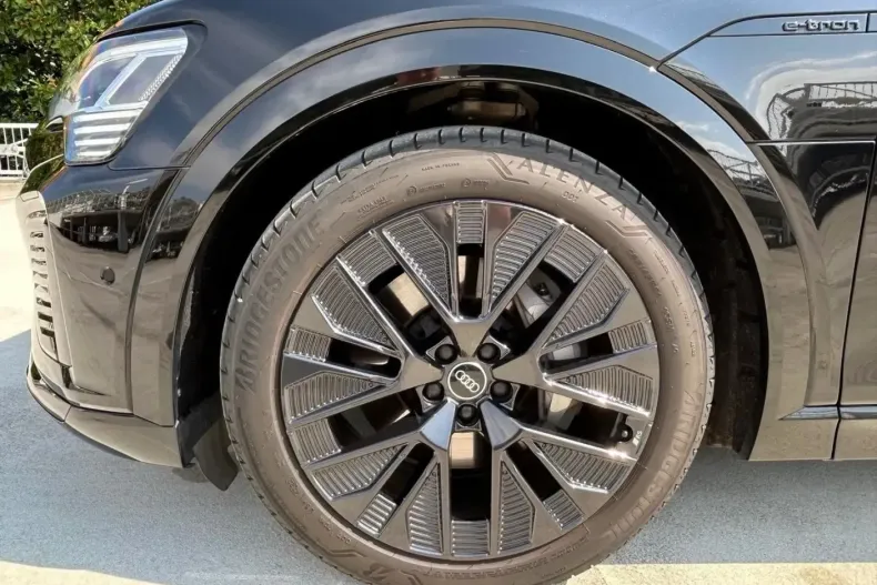 Audi Q8 din 2024 cu 19.692 km - oferta AUD111625 - foto 9