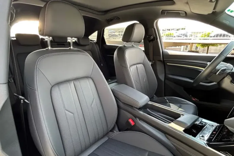 Audi Q8 din 2024 cu 19.692 km - oferta AUD111625 - foto 16