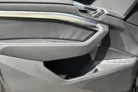 Audi Q8 din 2024 cu 19.692 km - oferta AUD111625 - foto 18