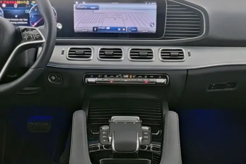 Mercedes-Benz GLE 300 din 2024 cu 13.896 km - oferta MER111650 - foto 4