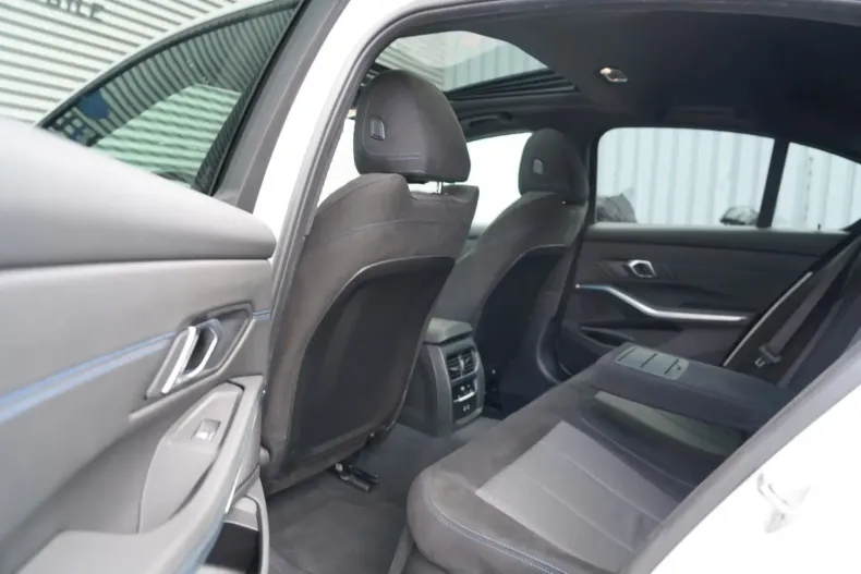 BMW 320 din 2024 cu 25.000 km - oferta BMW111651 - foto 12