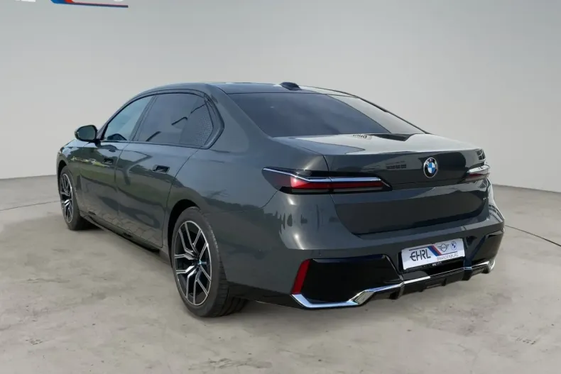 BMW 740 din 2024 cu 18.081 km - oferta BMW111652 - foto 3