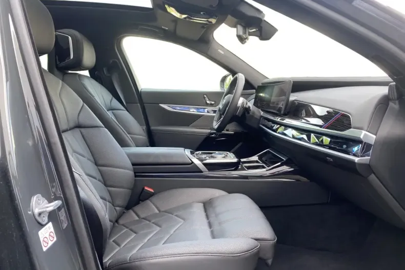 BMW 740 din 2024 cu 18.081 km - oferta BMW111652 - foto 14