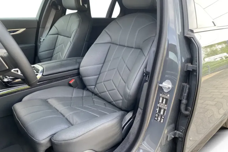 BMW 740 din 2024 cu 18.081 km - oferta BMW111652 - foto 29