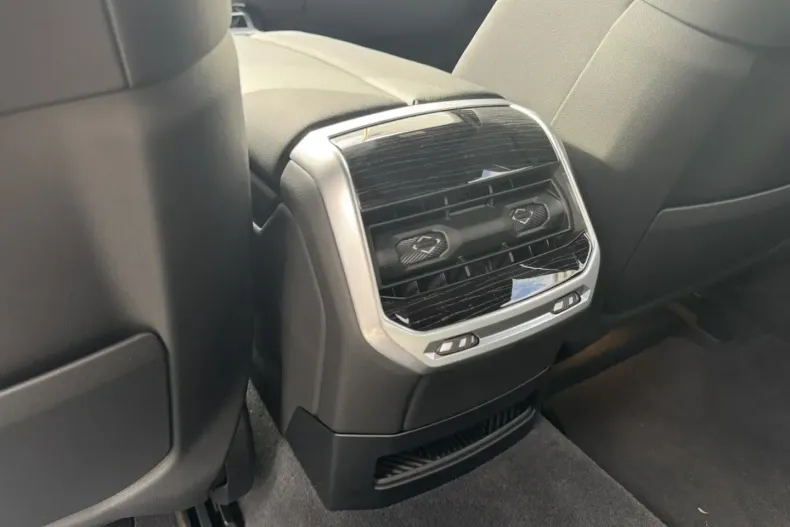 BMW 740 din 2024 cu 13.900 km - oferta BMW111654 - foto 17