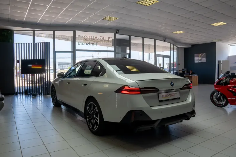 BMW 520 din 2023 cu 50.627 km - oferta BMW111677 - foto 5