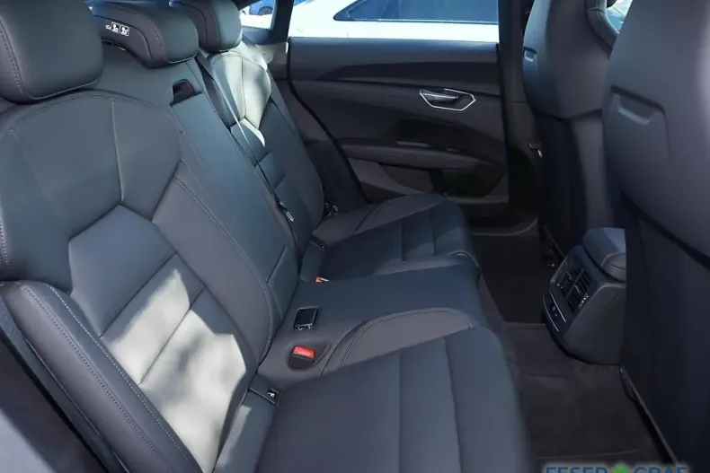 Audi e-tron GT din 2023 cu 6.500 km - oferta AUD111679 - foto 6