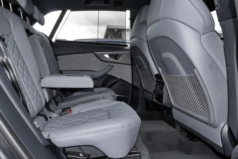 Audi SQ8 din 2024 cu 1.950 km - oferta AUD111691 - foto 9