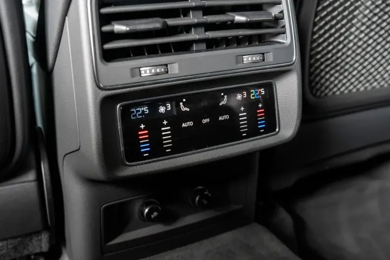 Audi Q7 din 2023 cu 13.499 km - oferta AUD111694 - foto 8