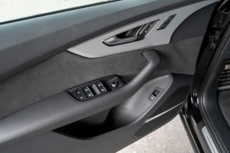 Audi Q7 din 2023 cu 13.499 km - oferta AUD111694 - foto 25