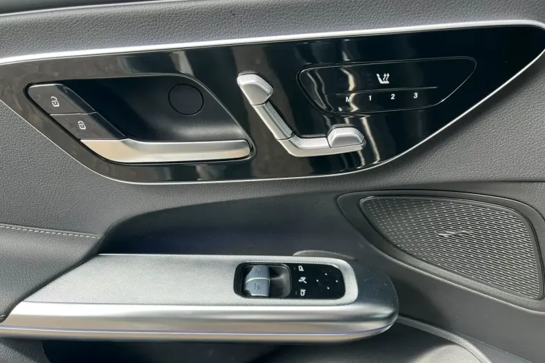 Mercedes-Benz CLE 300 din 2023 cu 25.700 km - oferta MER111709 - foto 18