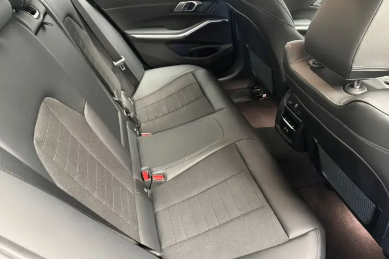 BMW 320 din 2022 cu 52.500 km - oferta BMW111717 - foto 13