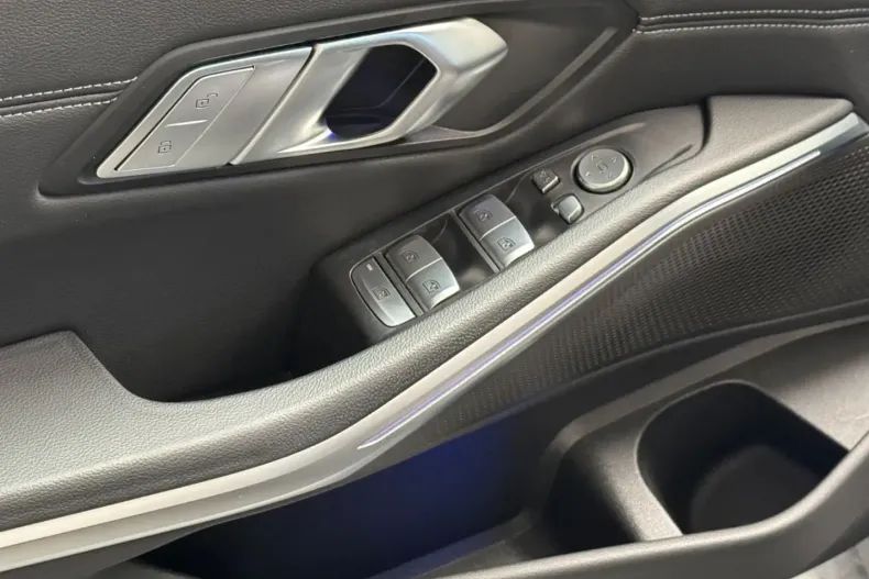 BMW 320 din 2022 cu 52.500 km - oferta BMW111717 - foto 14