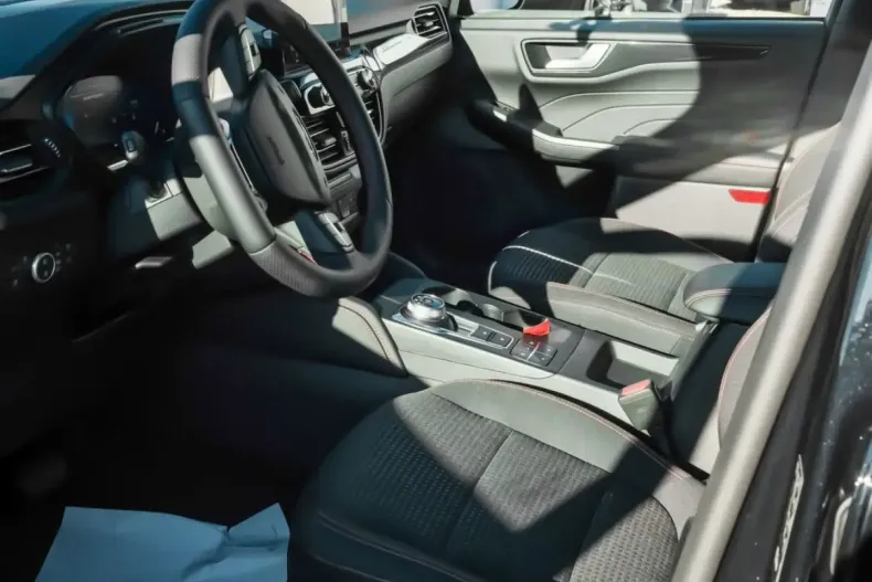 Ford Kuga din 2024 cu 11.899 km - oferta FOR111731 - foto 2