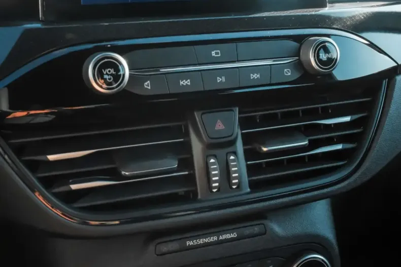 Ford Kuga din 2024 cu 11.899 km - oferta FOR111731 - foto 12