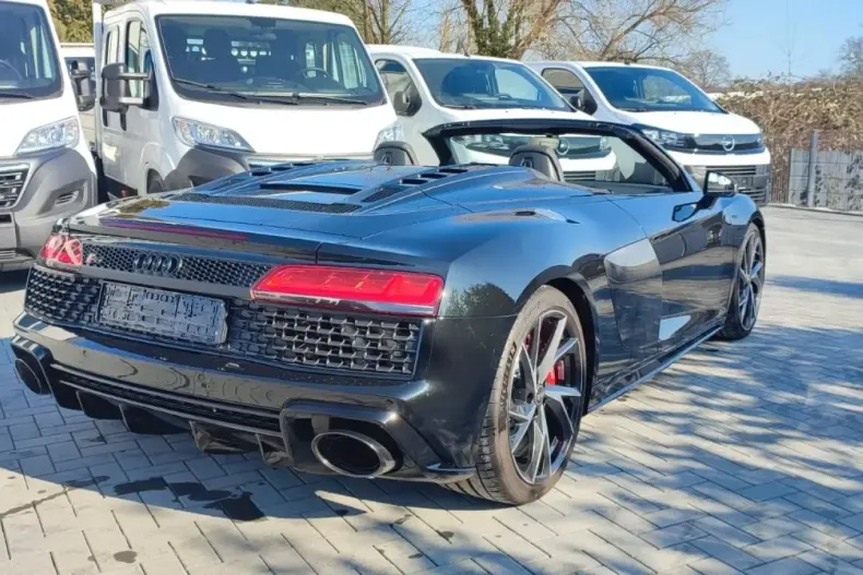 Audi R8 din 2024 cu 4.700 km - oferta AUD111732 - foto 4