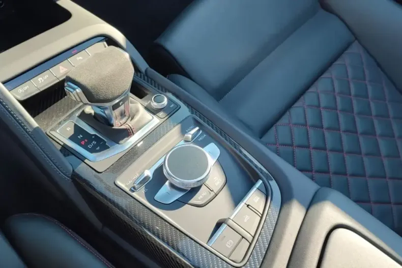 Audi R8 din 2024 cu 4.700 km - oferta AUD111732 - foto 7