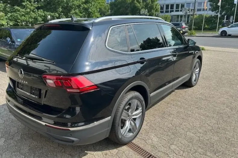 Volkswagen Tiguan Allspace din 2023 cu 10.409 km - oferta VOL111736 - foto 3