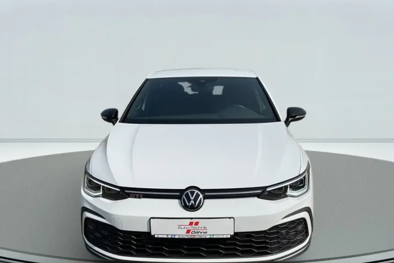 Volkswagen Golf din 2022 cu 60.374 km - oferta VOL111739 - foto 2