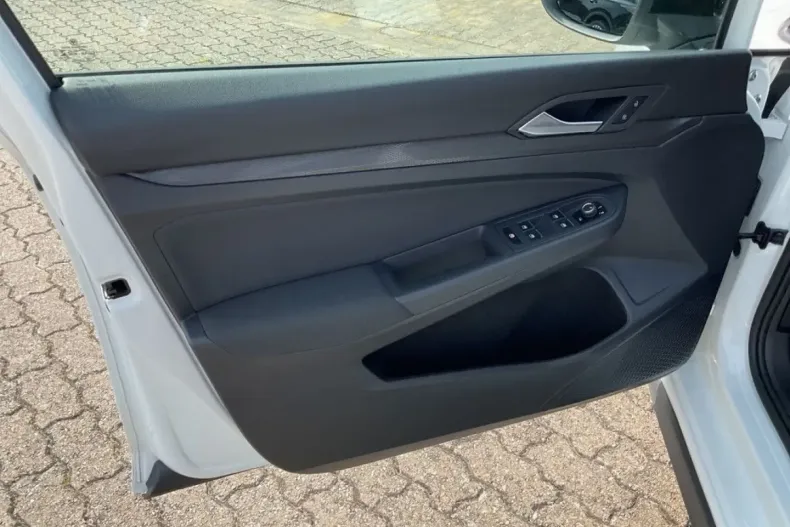 Volkswagen Golf din 2022 cu 60.374 km - oferta VOL111739 - foto 16