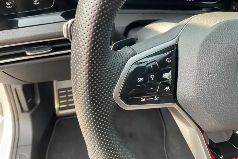 Volkswagen Golf din 2022 cu 60.374 km - oferta VOL111739 - foto 17