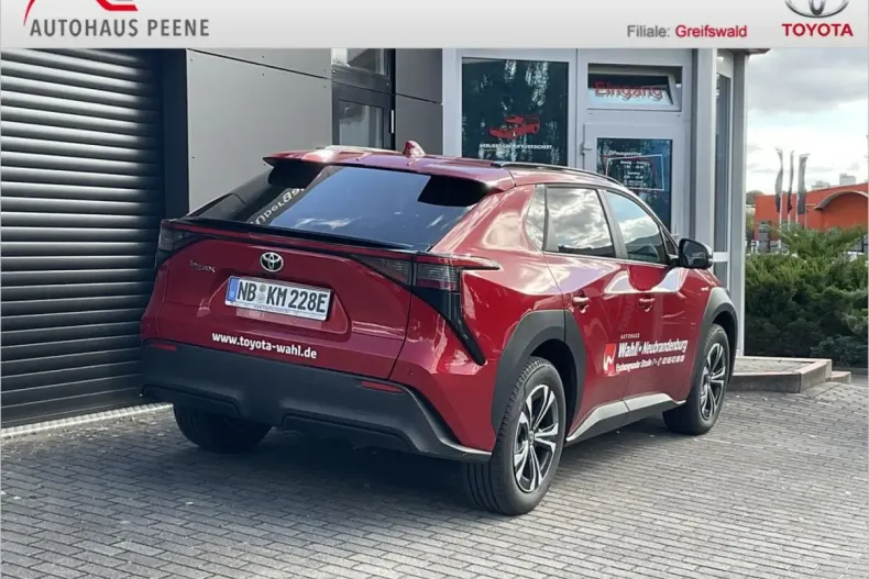 Toyota bZ4X din 2024 cu 10.500 km - oferta TOY111743 - foto 2