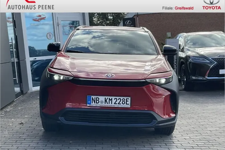 Toyota bZ4X din 2024 cu 10.500 km - oferta TOY111743 - foto 3