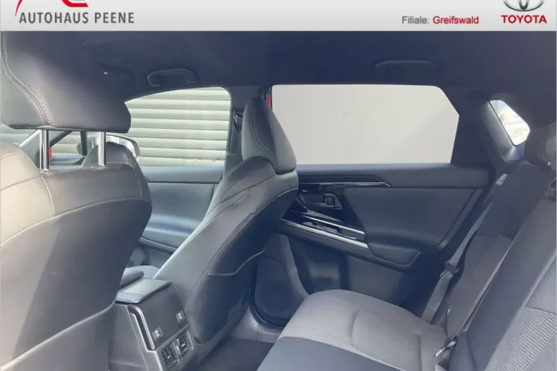 Toyota bZ4X din 2024 cu 10.500 km - oferta TOY111743 - foto 7