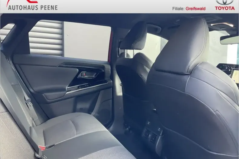 Toyota bZ4X din 2024 cu 10.500 km - oferta TOY111743 - foto 13