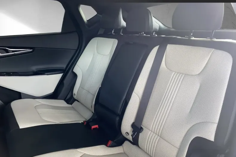 Kia EV6 din 2022 cu 17.880 km - oferta KIA111744 - foto 9