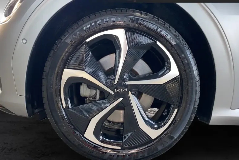 Kia EV6 din 2022 cu 17.880 km - oferta KIA111744 - foto 15