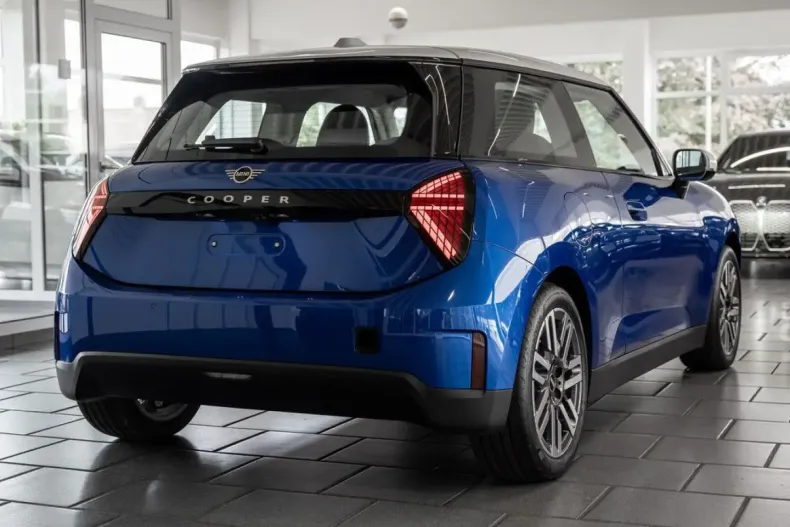 MINI Cooper E din 2024 cu 13.405 km - oferta MIN111753 - foto 2