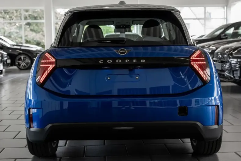 MINI Cooper E din 2024 cu 13.405 km - oferta MIN111753 - foto 3
