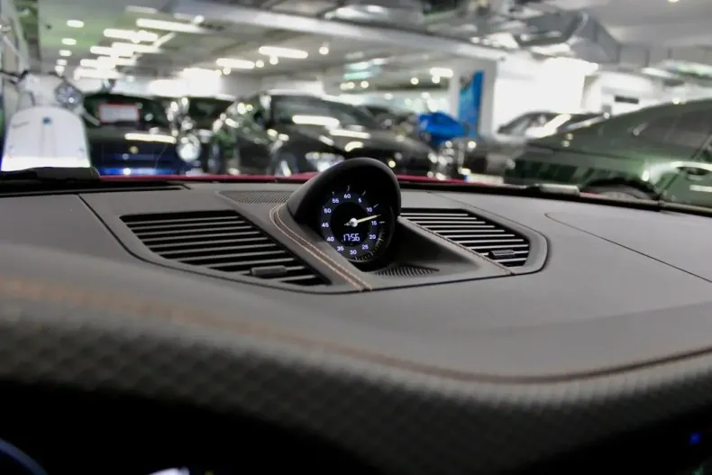 Porsche 992 din 2023 cu 2.122 km - oferta POR111759 - foto 12