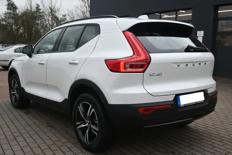 Volvo XC40 din 2024 cu 15.220 km - oferta VOL111765 - foto 3