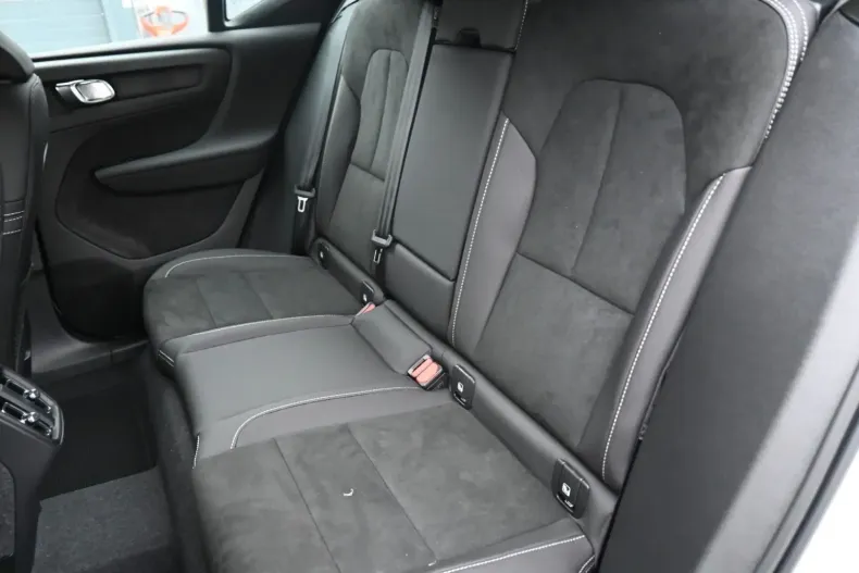 Volvo XC40 din 2024 cu 15.220 km - oferta VOL111765 - foto 14