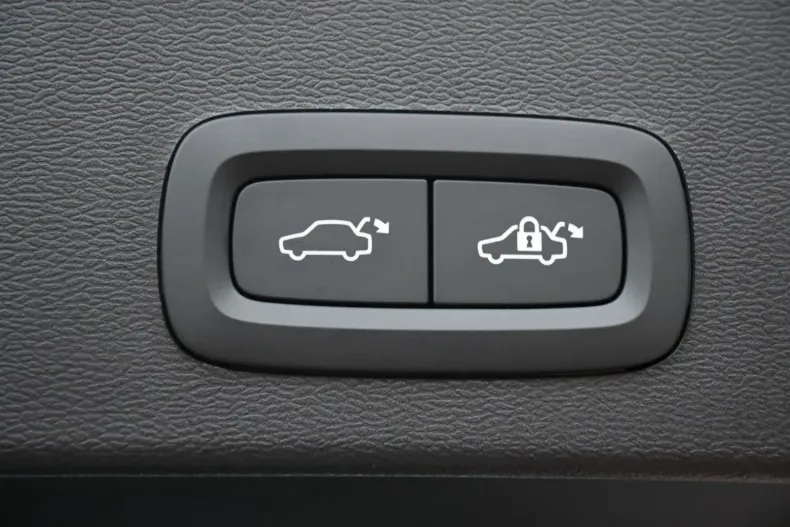 Volvo XC40 din 2024 cu 15.220 km - oferta VOL111765 - foto 16