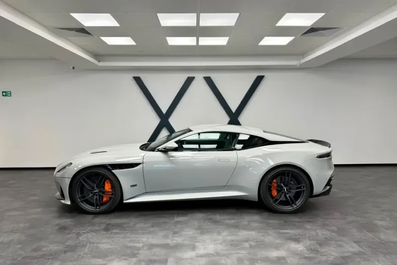 Aston Martin DBS din 2023 cu 11.500 km - oferta AST111769 - foto 2