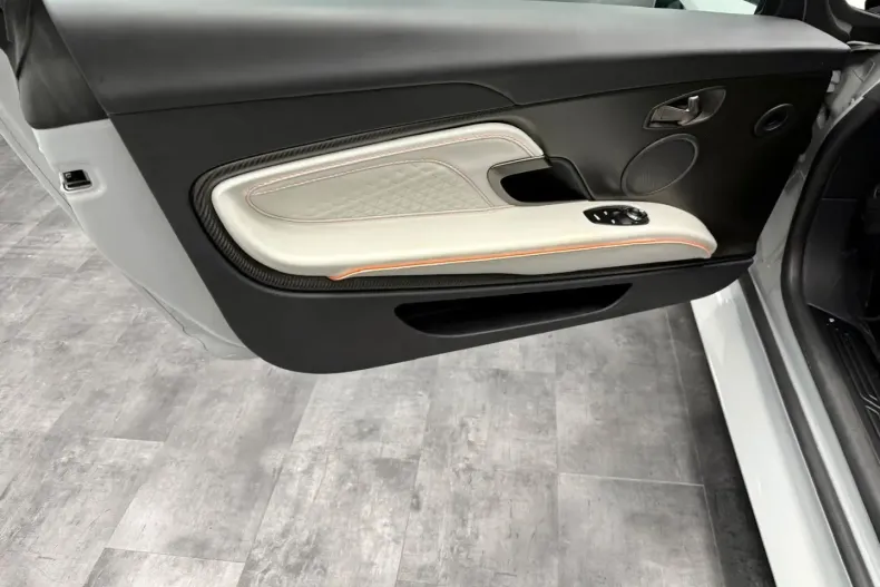 Aston Martin DBS din 2023 cu 11.500 km - oferta AST111769 - foto 6