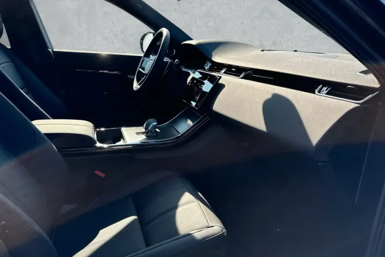 Land Rover Range Rover Evoque din 2024 cu 6.343 km - oferta LAN111776 - foto 9