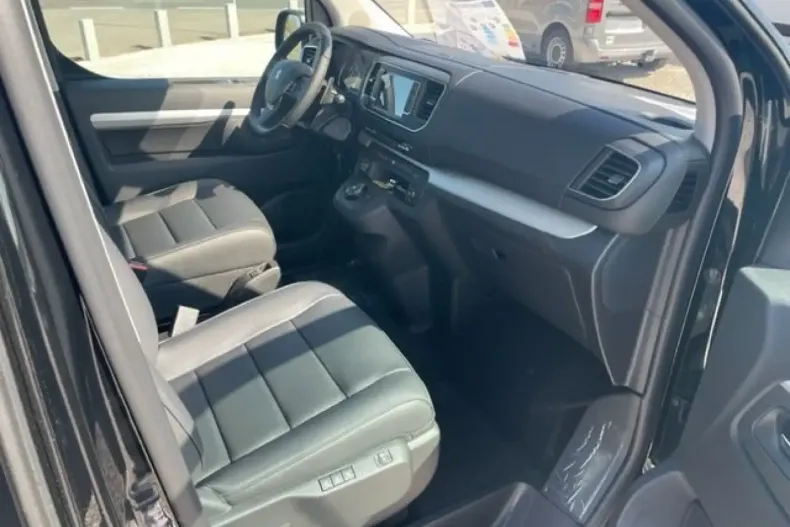 Peugeot Traveller din 2022 cu 50.587 km - oferta PEU111778 - foto 6