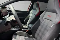 Volkswagen Golf din 2024 cu 19.700 km - oferta VOL111781 - foto 13