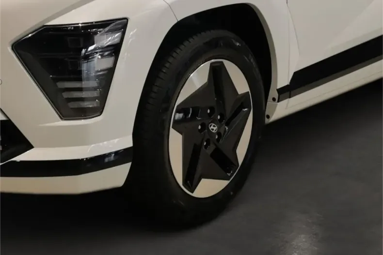 Hyundai KONA Elektro din 2024 cu 9.116 km - oferta HYU111782 - foto 6