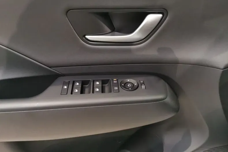 Hyundai KONA Elektro din 2024 cu 9.116 km - oferta HYU111782 - foto 9