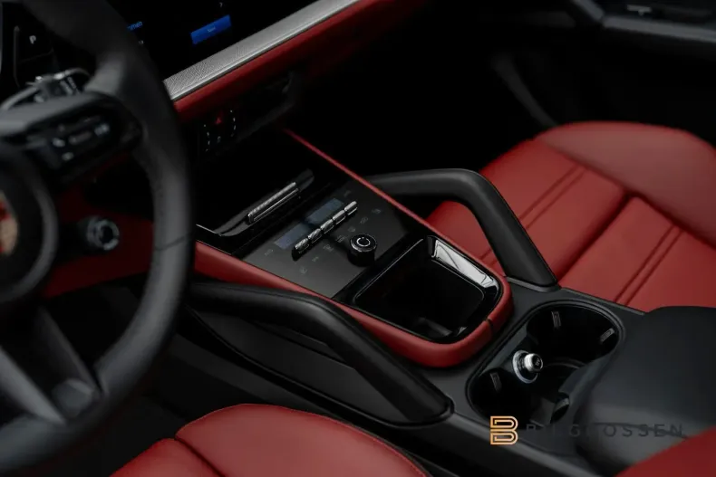 Porsche Cayenne din 2025 cu 12 km - oferta POR111785 - foto 14