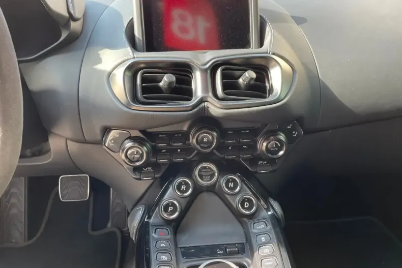 Aston Martin V8 Vantage din 2023 cu 16.200 km - oferta AST111791 - foto 11