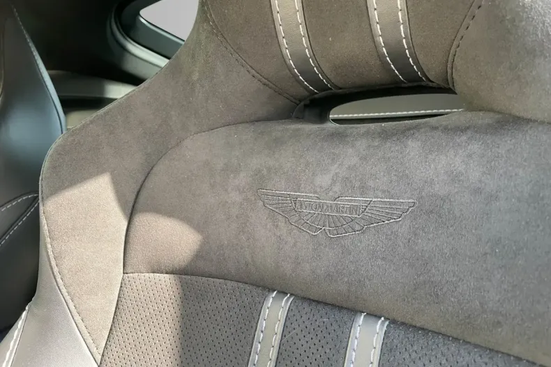 Aston Martin V8 Vantage din 2023 cu 16.200 km - oferta AST111791 - foto 17