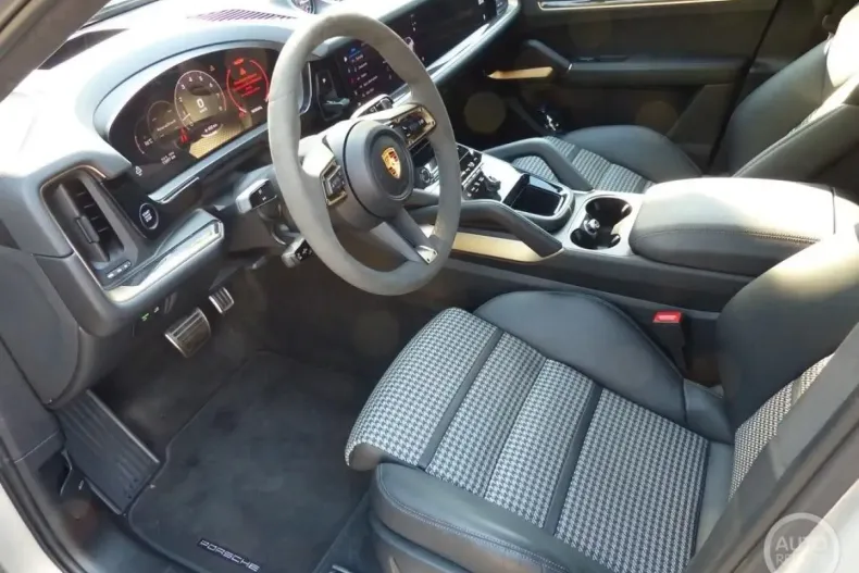 Porsche Cayenne din 2024 cu 15.300 km - oferta POR111794 - foto 9