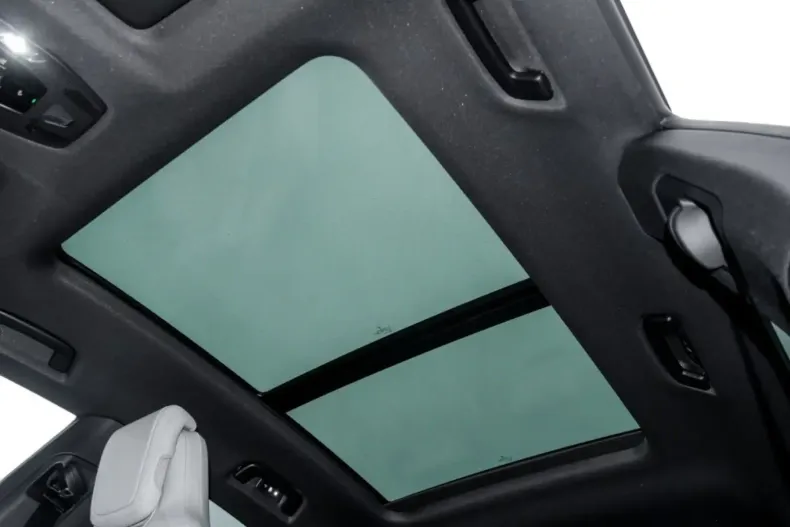 Porsche Macan din 2025 cu 9.500 km - oferta POR111797 - foto 2