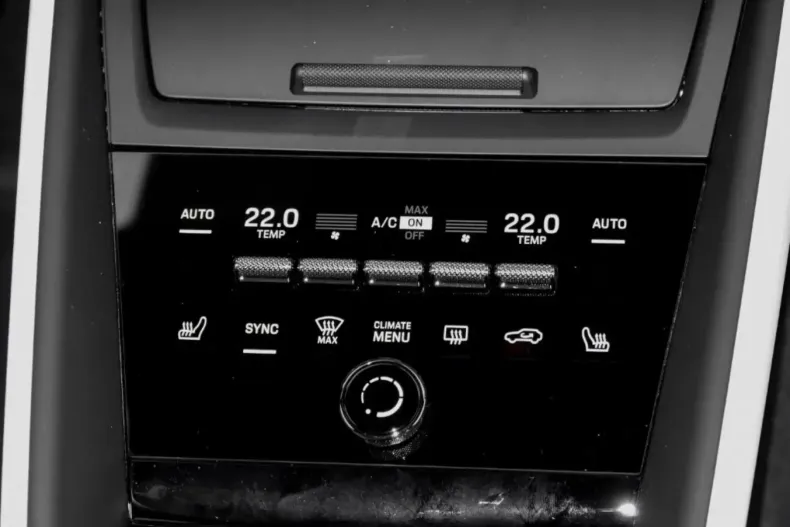 Porsche Macan din 2025 cu 9.500 km - oferta POR111797 - foto 8